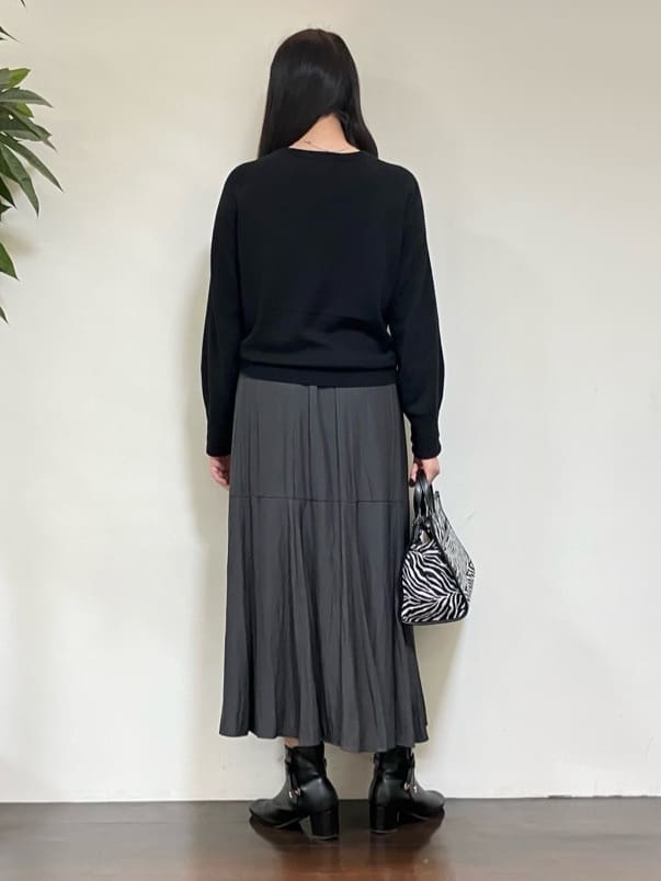 カレンさんの「UNTITLED｜【8色展開／コンパクト丈】レーヨン混 コクーンニット」を使ったコーディネート