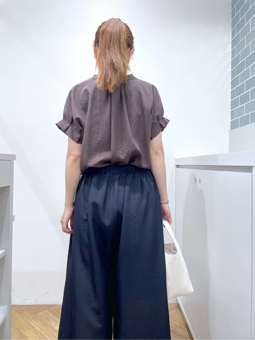 Junさんの「index｜《7色展開／XS-LLサイズ》タックスリーブスキッパーブラウス【洗濯機洗い可／吸水速乾／抗ピル／防シ」を使ったコーディネート