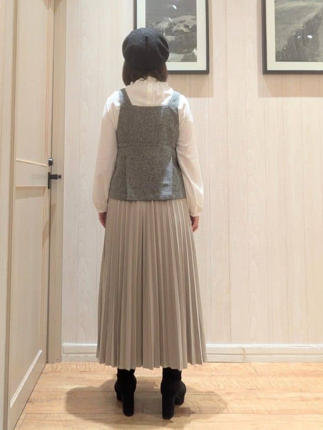 ゆーさんさんの「SHOO･LA･RUE｜【洗濯機可】上品で華やか スタンドフリルブラウス」を使ったコーディネート