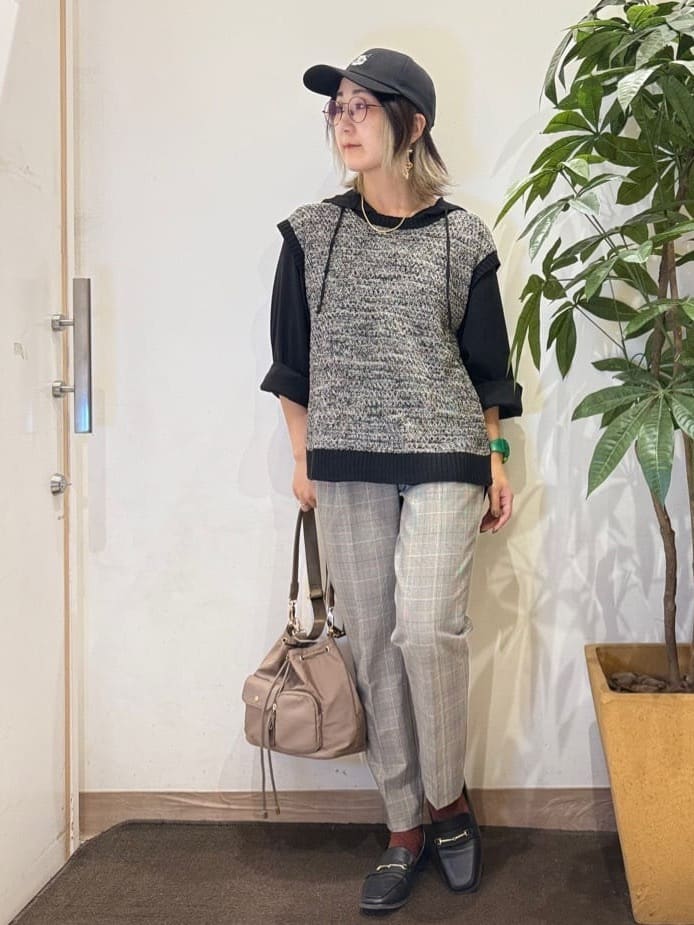 misakiさんの「SHOO･LA･RUE｜【高レビュー/SS-LL/美脚シルエット】すっきりきれい見え テーパードパンツ」を使ったコーディネート