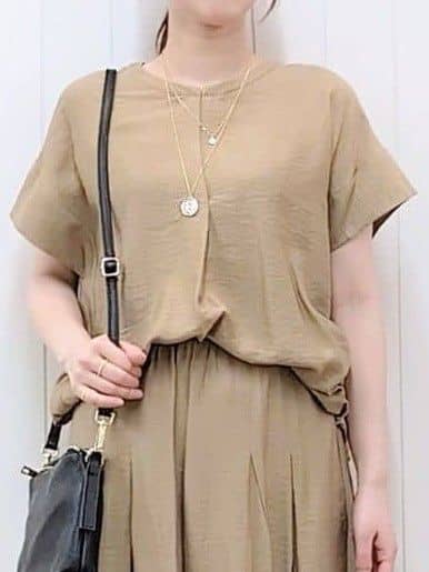 itoさんの「Dessin｜【セットアップ可】2WAYネックスキッパーブラウス」を使ったコーディネート