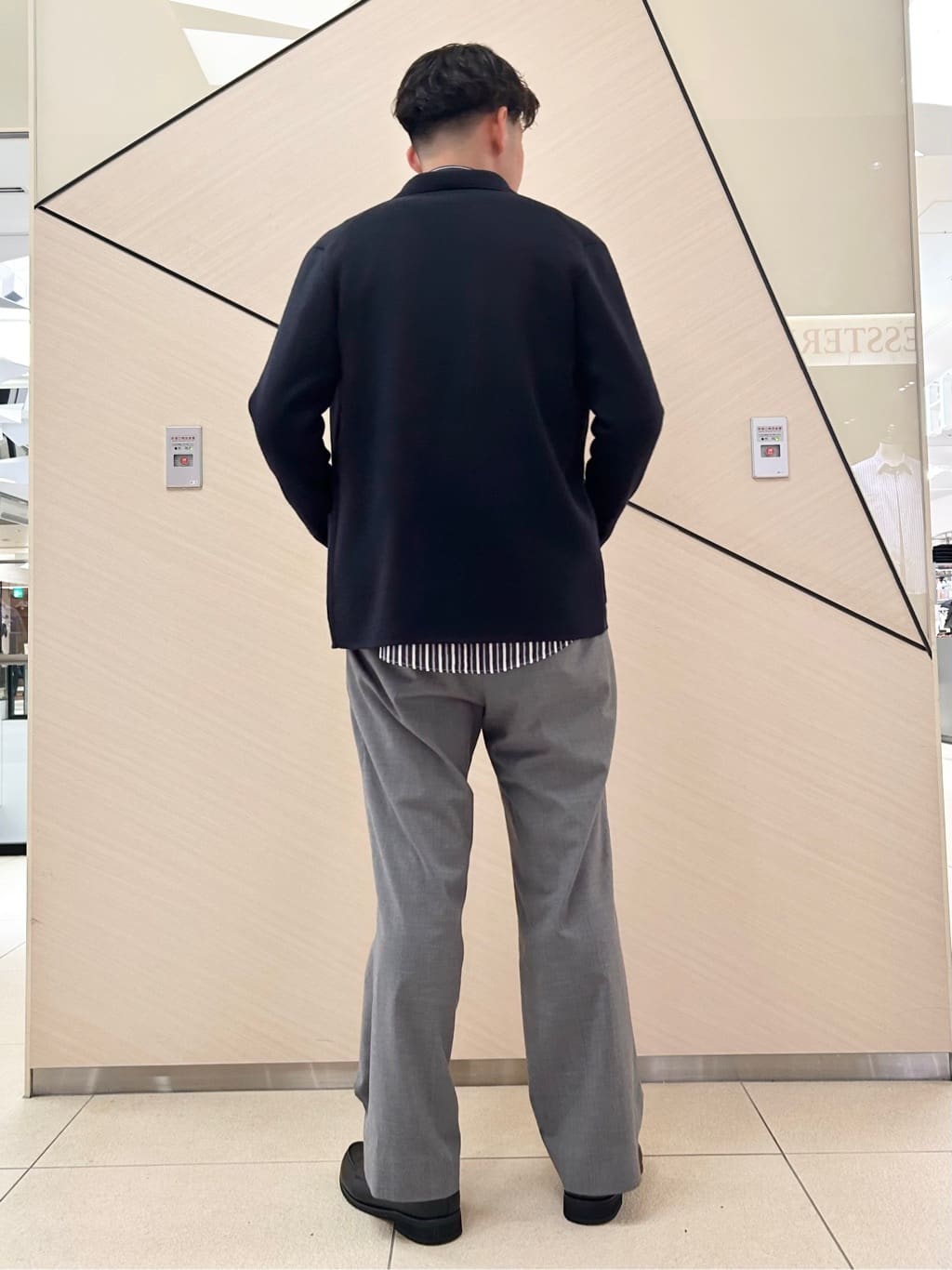 千葉亮太さんの「DRESSTERIOR｜THOMAS MASON ストライプシャツ」を使ったコーディネート