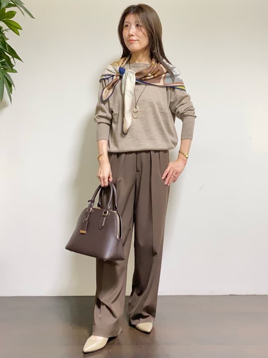 tomoさんの「UNTITLED｜【アンサンブル可/洗える】シルクウールカシミヤ ドルマンスリーブニット」を使ったコーディネート
