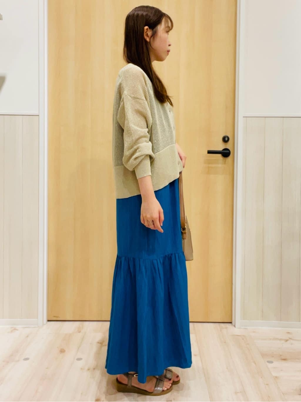 minamiさんの「SHOO･LA･RUE｜キラッと光るラメとスパンコールが印象的 メッシュカーディガン」を使ったコーディネート