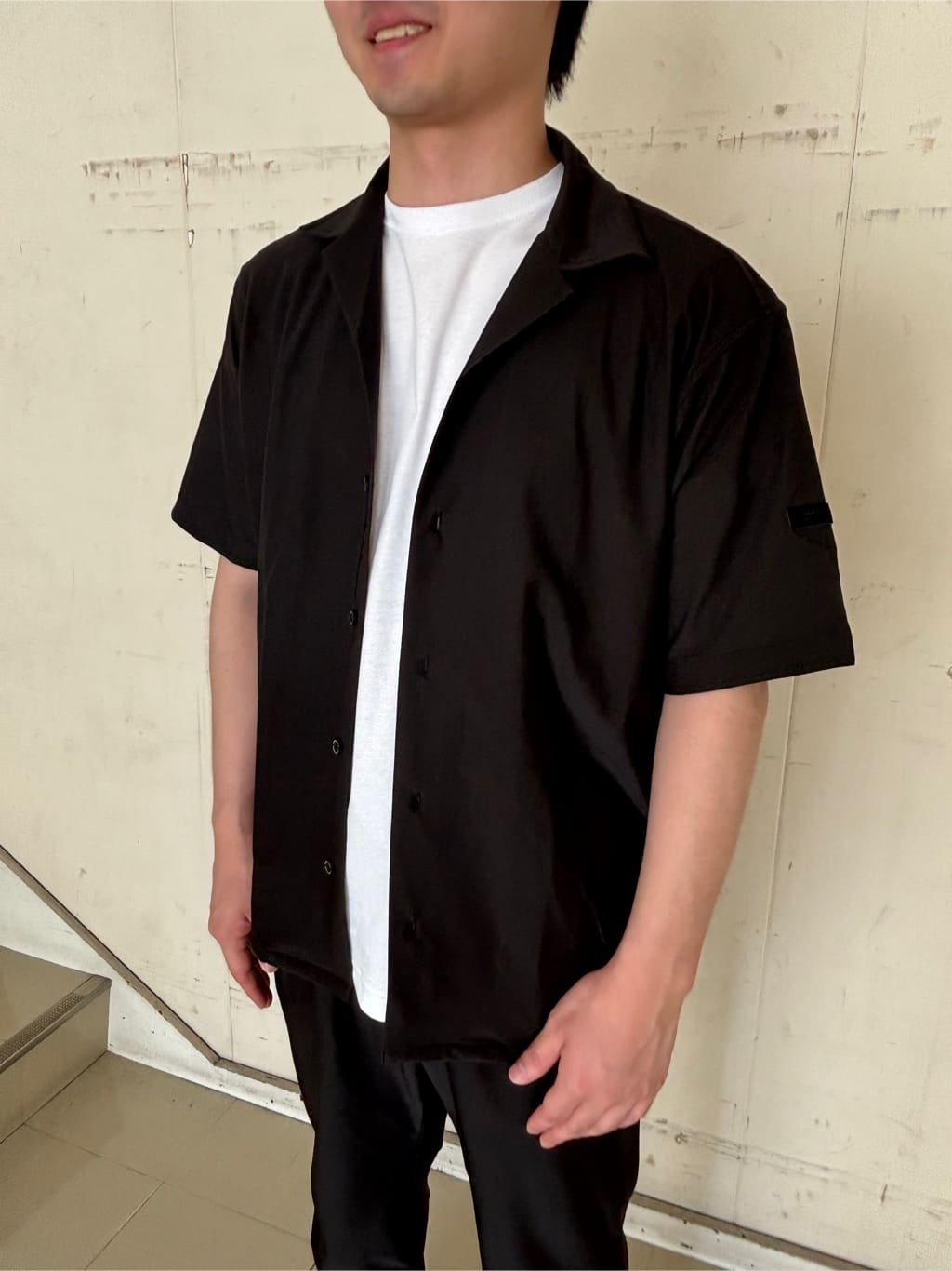 圭哉さんの「TAKEO KIKUCHI｜【COOL CITY WEAR】エアートール オープンカラーシャツ /接触冷感・通気性」を使ったコーディネート