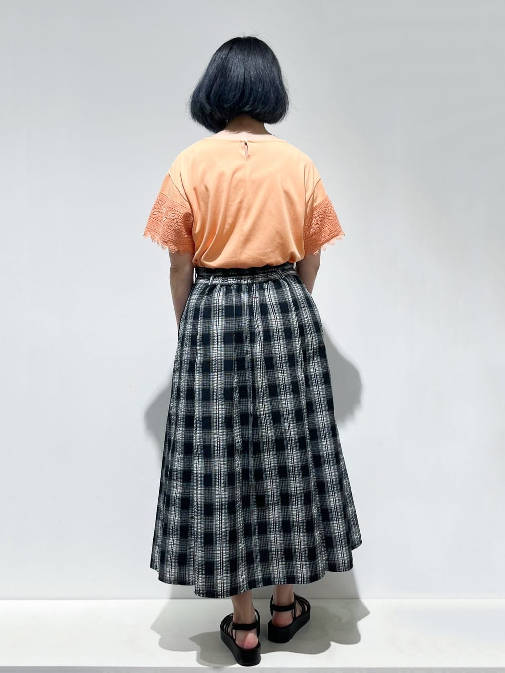 Fujiharuさんの「grove｜【洗える/二の腕カバー】上品なレースで叶える、きちんと見えの夏Tシャツ」を使ったコーディネート