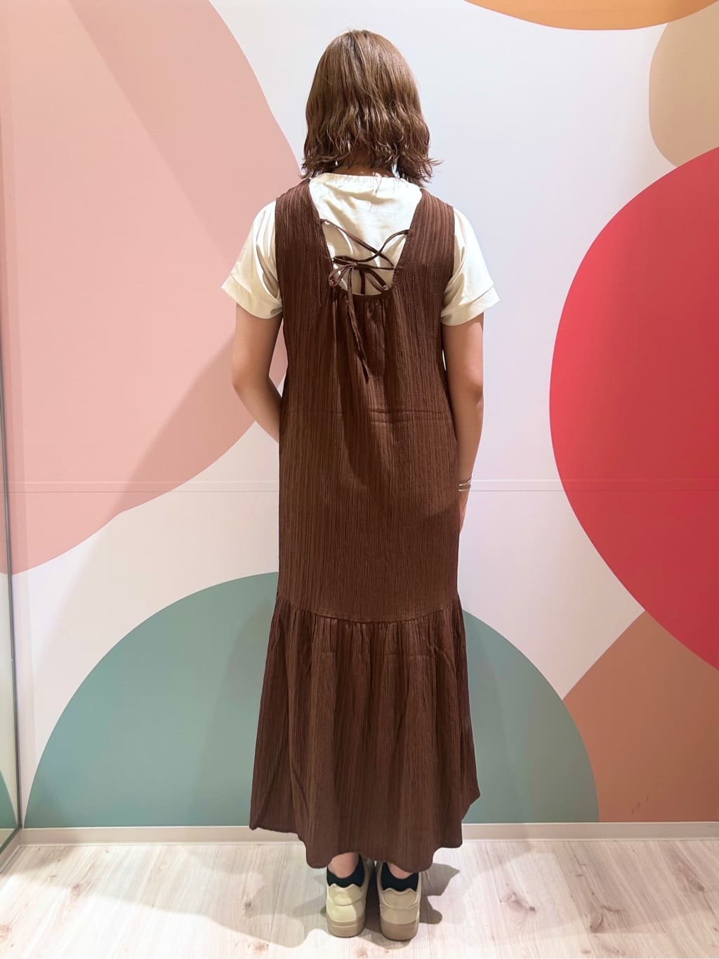 末っ子さんの「SHOO･LA･RUE｜【S-LL/汗ジミ軽減/ひんやり/UV】体型カバーに タック入りドルマントップス」を使ったコーディネート