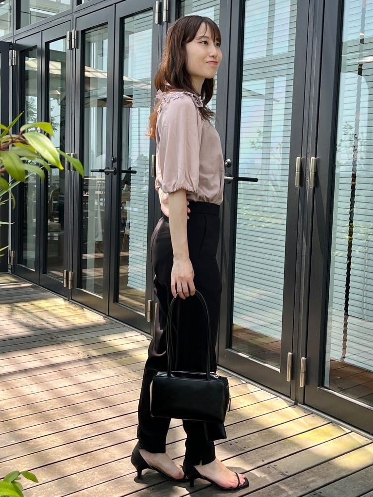 はばさんの「Couture brooch｜【らくちん・キレイ見え】リボンハイパーストレッチパンツ」を使ったコーディネート