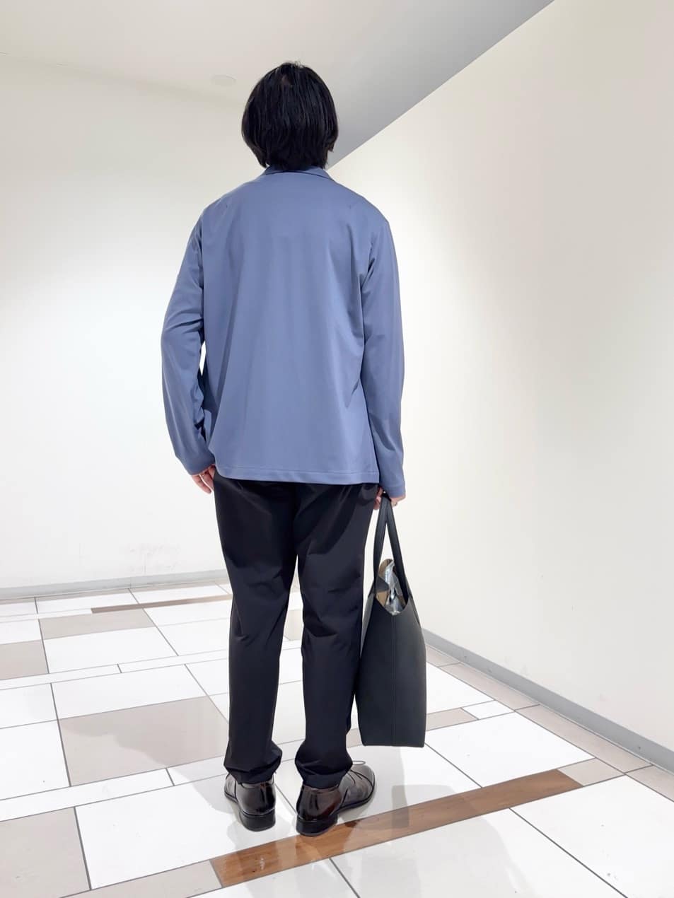 及川さんの「TAKEO KIKUCHI｜リラックス カーディガン ジャケット」を使ったコーディネート