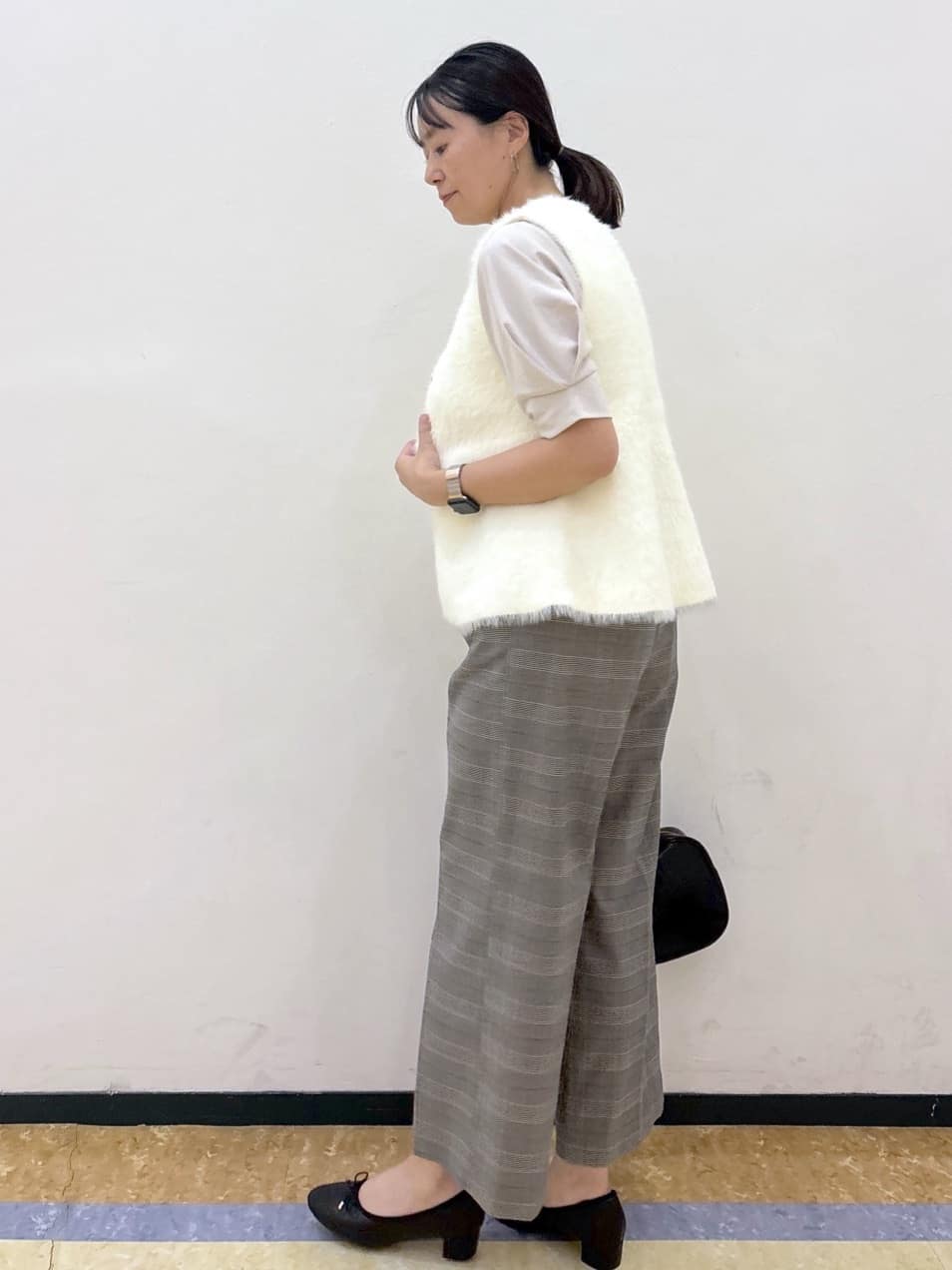 akariさんの「index｜《andGIRL掲載》フェザーペプラムジレ【洗濯機OK／抗ピル】」を使ったコーディネート