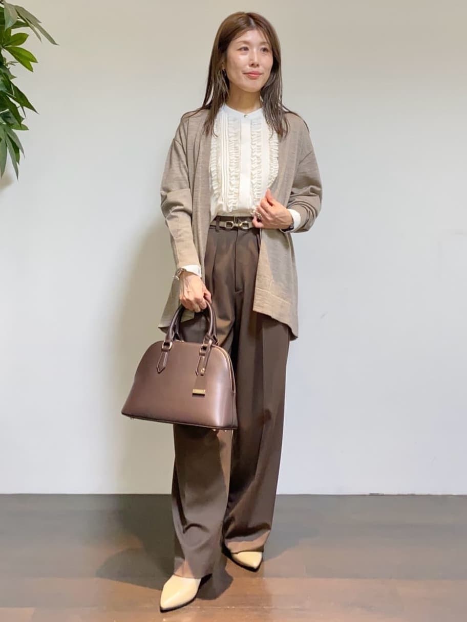 tomoさんの「UNTITLED｜【アンサンブル可/洗える】シルクウールカシミヤ ドルマンスリーブニット」を使ったコーディネート