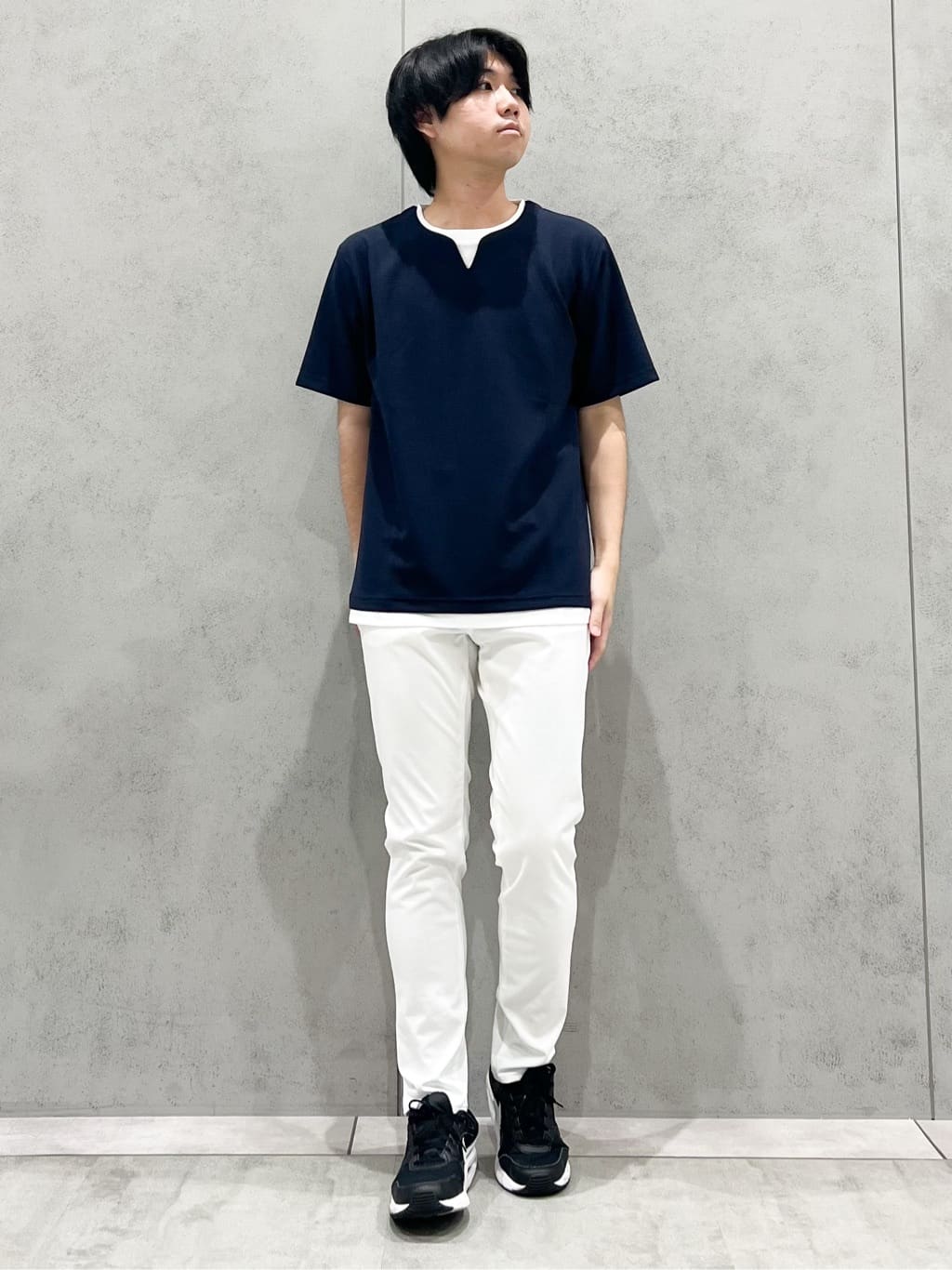 SHI-MAさんの「THE SHOP TK｜ツイルキーネック 半袖Tシャツ 接触冷感/洗濯機OK」を使ったコーディネート