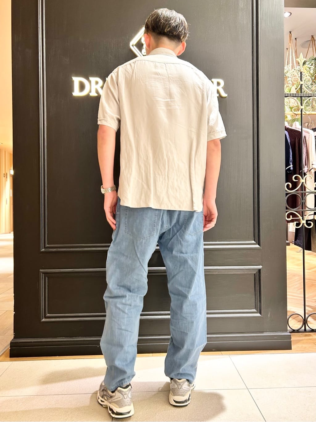 千葉亮太さんの「DRESSTERIOR｜◆リネンレーヨン ハーフスリーブシャツ」を使ったコーディネート