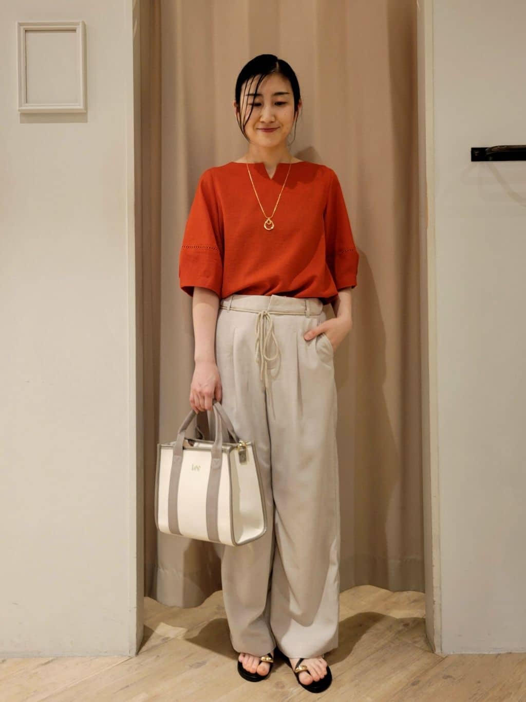 いそさんの「grove｜ロープベルトで差がつく 洗練リラックスパンツ」を使ったコーディネート