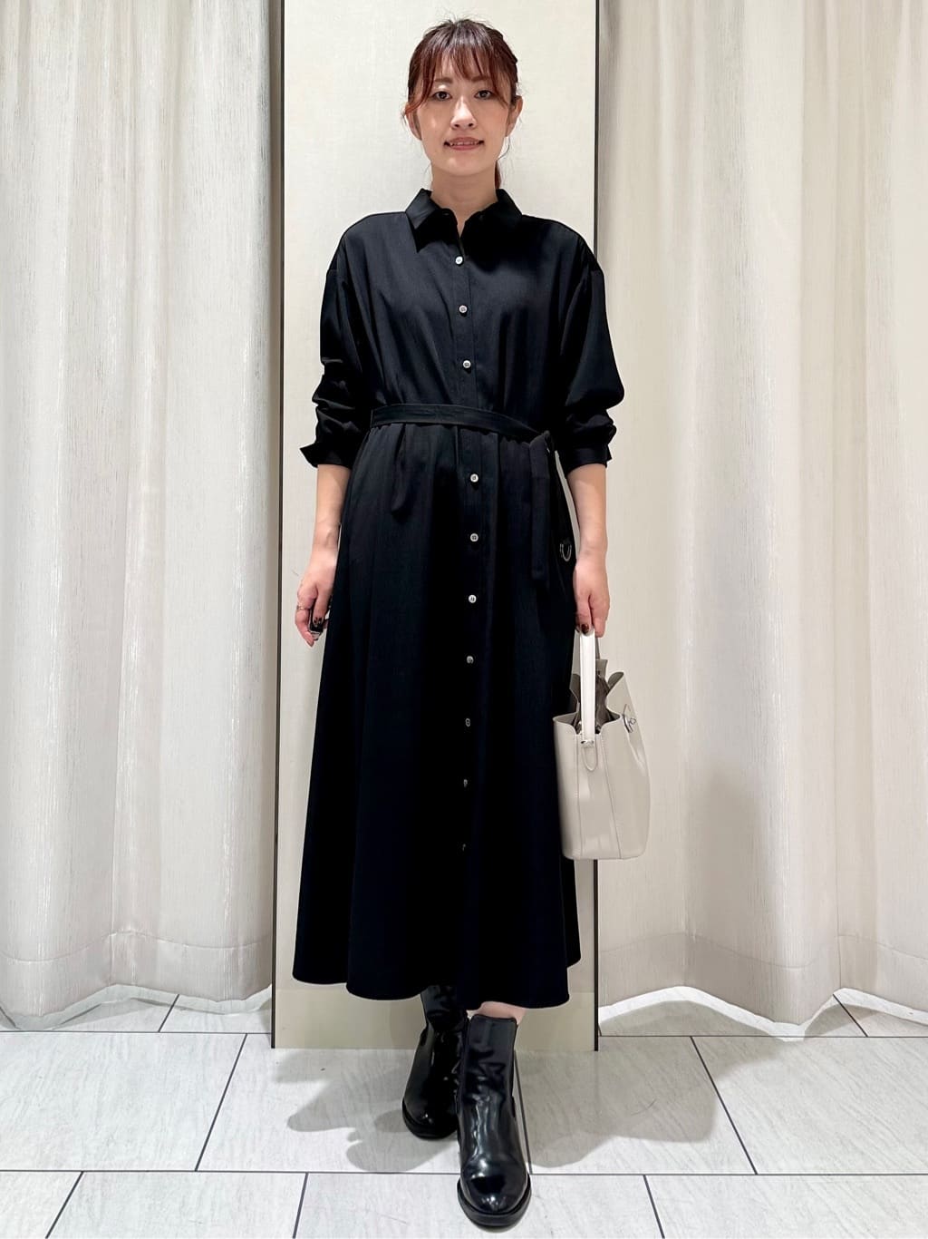 komiさんの「UNTITLED｜【前開きボタン/ベルト付/羽織シャツ/】2WAYトレンチ風ワンピース」を使ったコーディネート