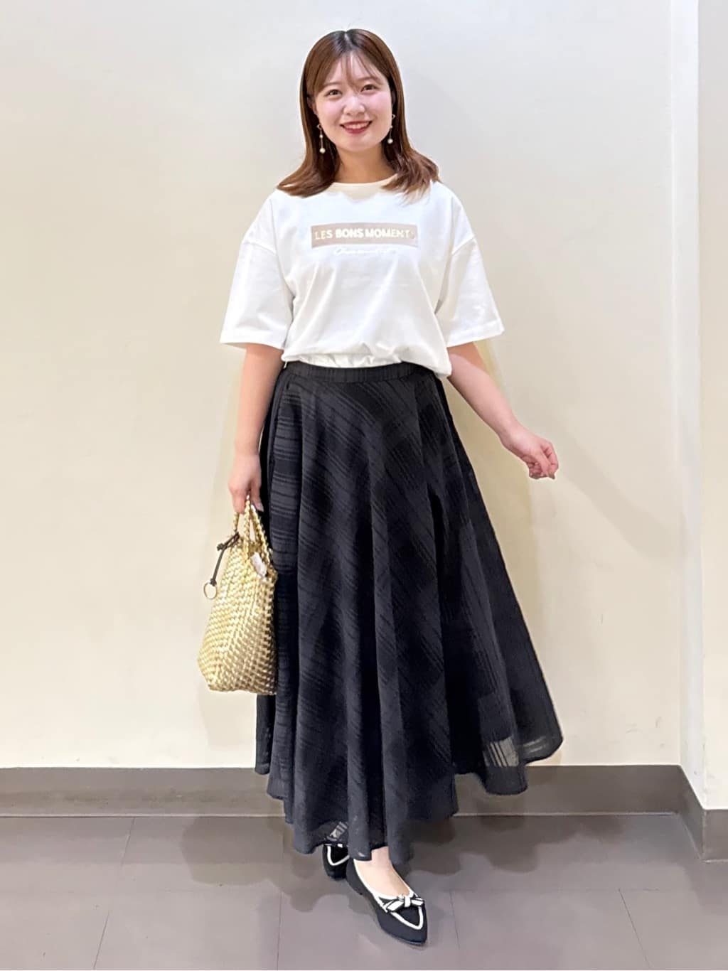いくみさんの「UNTITLED｜【コットン100/ゆったり/ショート丈/洗える】ベロアロゴTシャツ」を使ったコーディネート