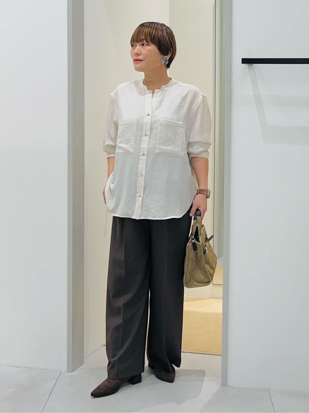 タナさんの「THE SHOP TK｜【きれいめもカジュアルもお任せ】2タックワイドパンツ【セットアップ可】」を使ったコーディネート