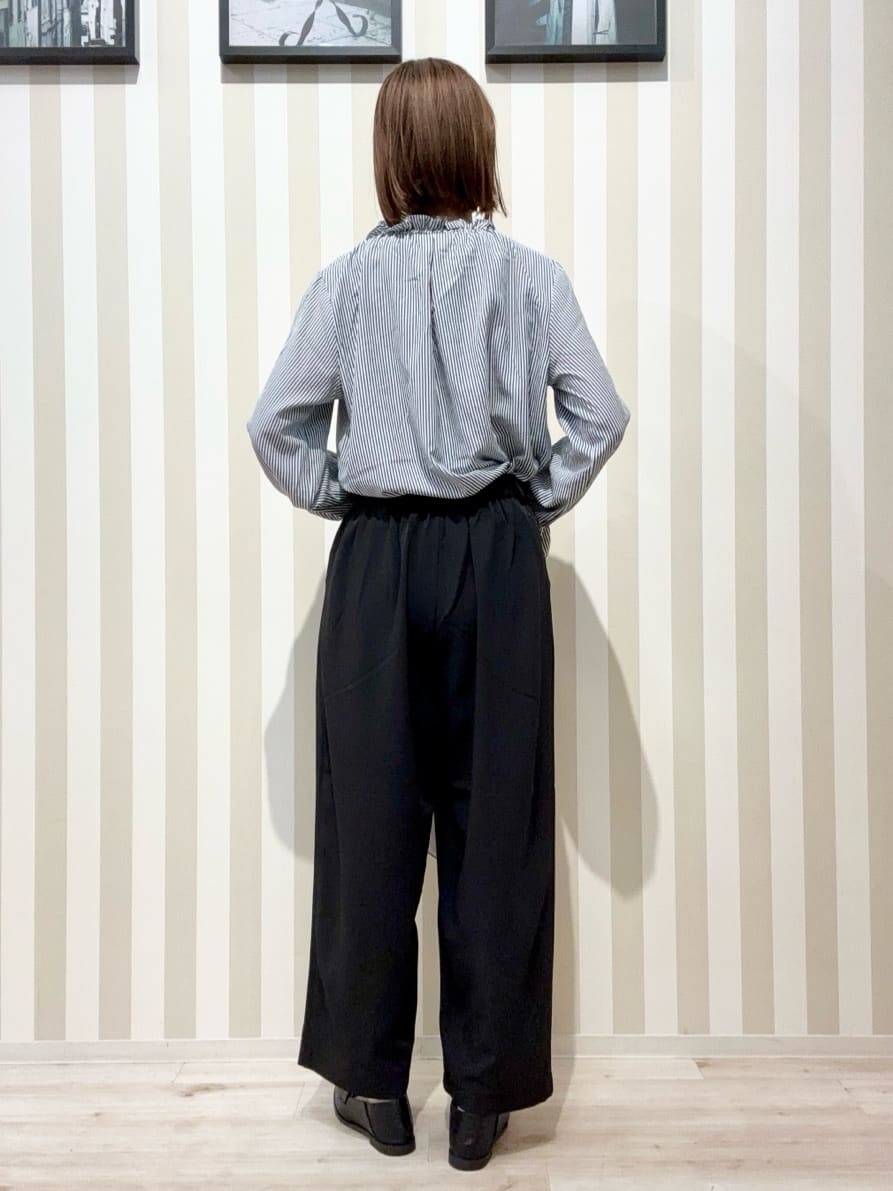 まつこさんの「SHOO･LA･RUE｜【S-LL】腰まわりや太ももを自然にカバー タックワイドパンツ」を使ったコーディネート
