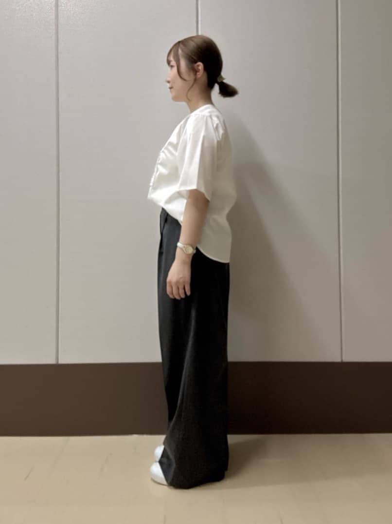 Rikoさんの「INDIVI｜【洗える】胸元タックフリルブラウス」を使ったコーディネート