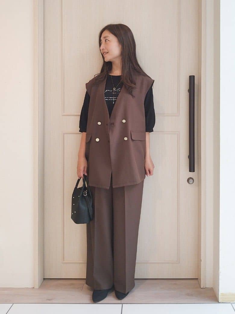 mi-saさんの「SHOO･LA･RUE｜【S-LL/セットアップ可/洗濯後しわになりにくい】ダブルベスト」を使ったコーディネート