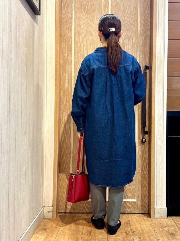 KAORIさんの「SHOO･LA･RUE｜【S-LL】ロングシーズン活躍 デニムシャツワンピース」を使ったコーディネート