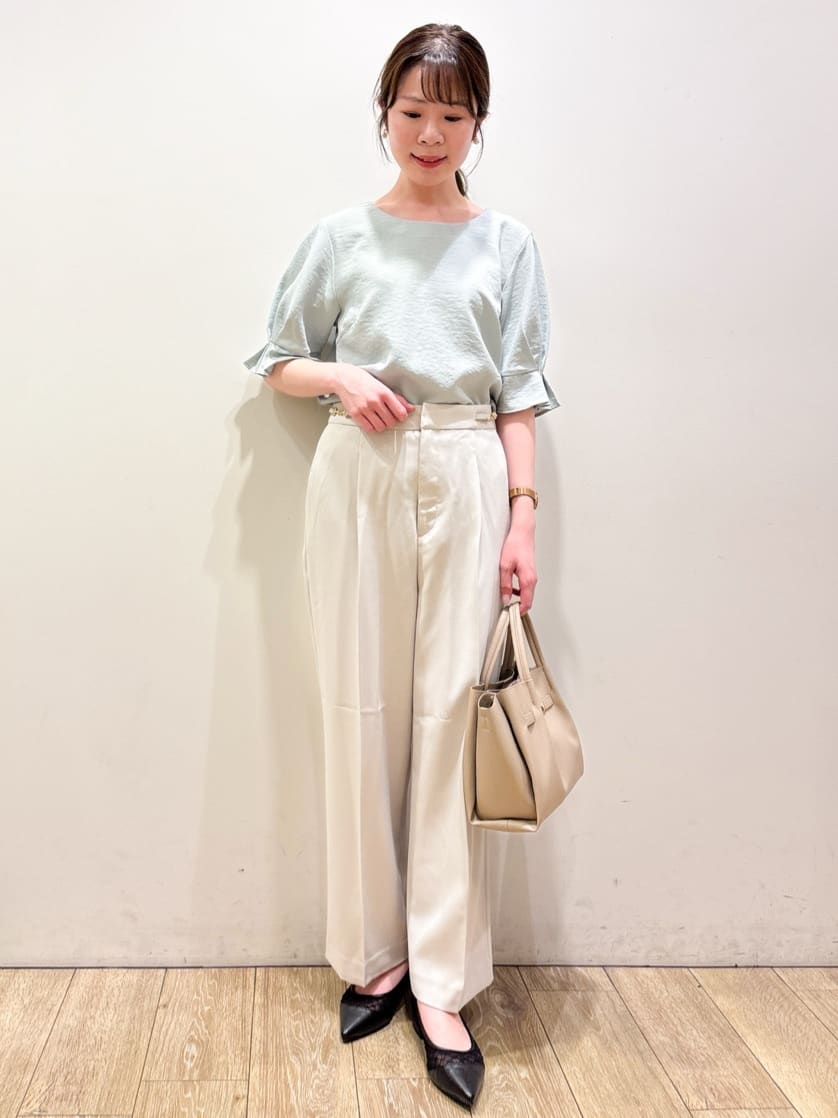 ayaさんの「index｜《8色展開／XS-LLサイズ》タックパフスリーブブラウス【洗濯機洗い可／吸水速乾／防シワ／抗ピル】」を使ったコーディネート