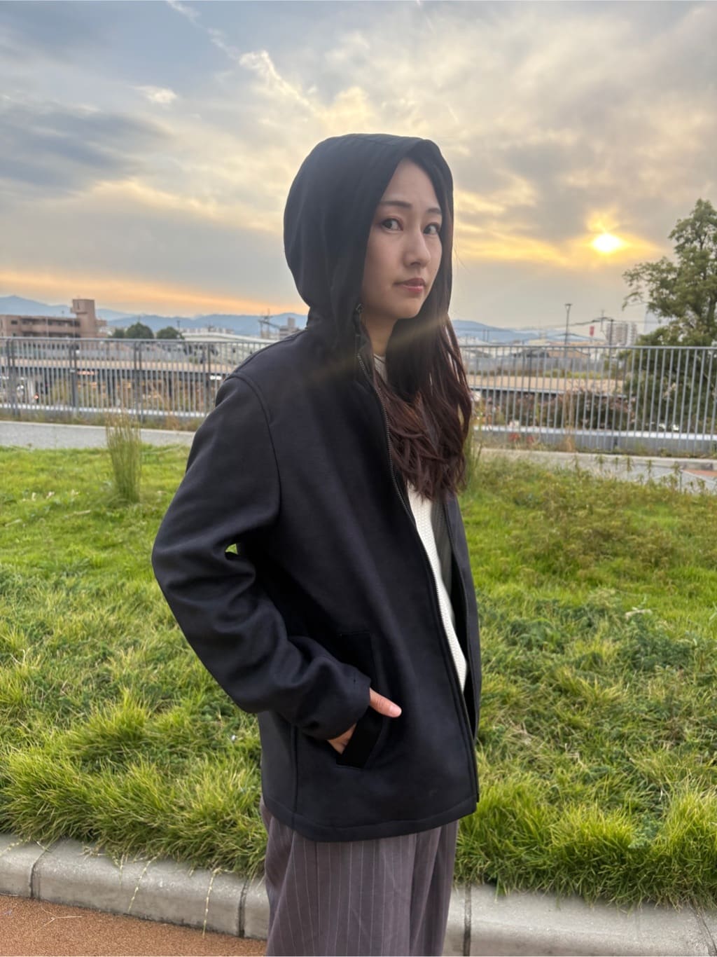 よぴさんの「TAKEO KIKUCHI｜【JUST ONE LAYER】ダウンファブリック ジップアップ フード ブルゾン」を使ったコーディネート