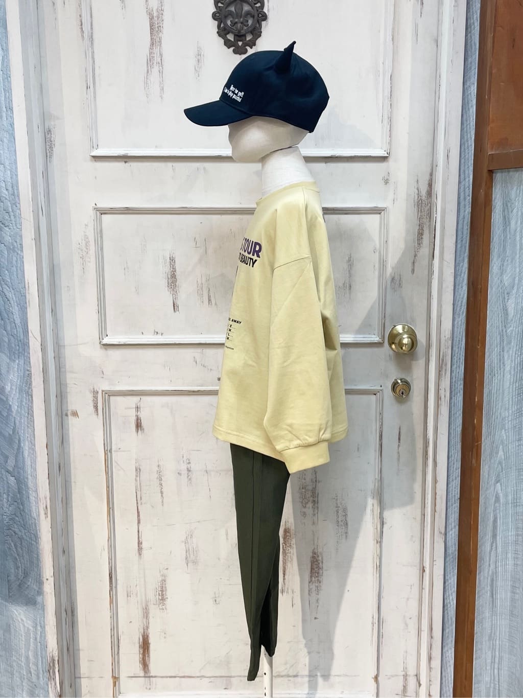 なつさんの「SHOO･LA･RUE｜【100-150cm/ストレッチ】シンプルだから使いやすい ストレートパンツ」を使ったコーディネート