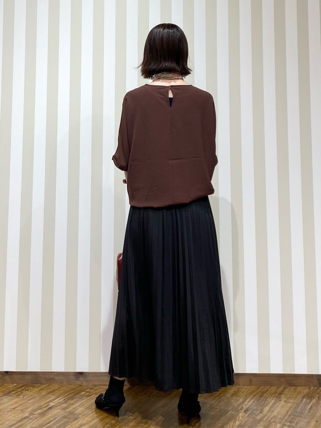 SAOさんの「SHOO･LA･RUE｜【洗濯後しわになりにくい】さらっとタッチの 5分袖ドルマンブラウス」を使ったコーディネート