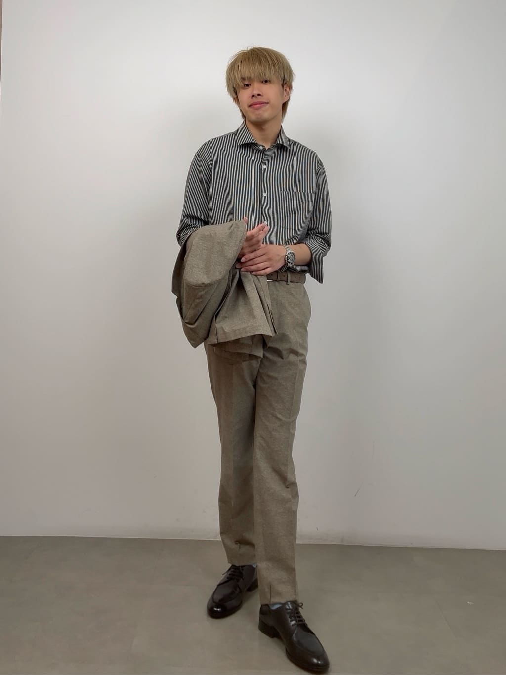 みつきさんの「TAKEO KIKUCHI｜【抗菌防臭】COOL DOTS（R）ドビープリント ジャケット」を使ったコーディネート