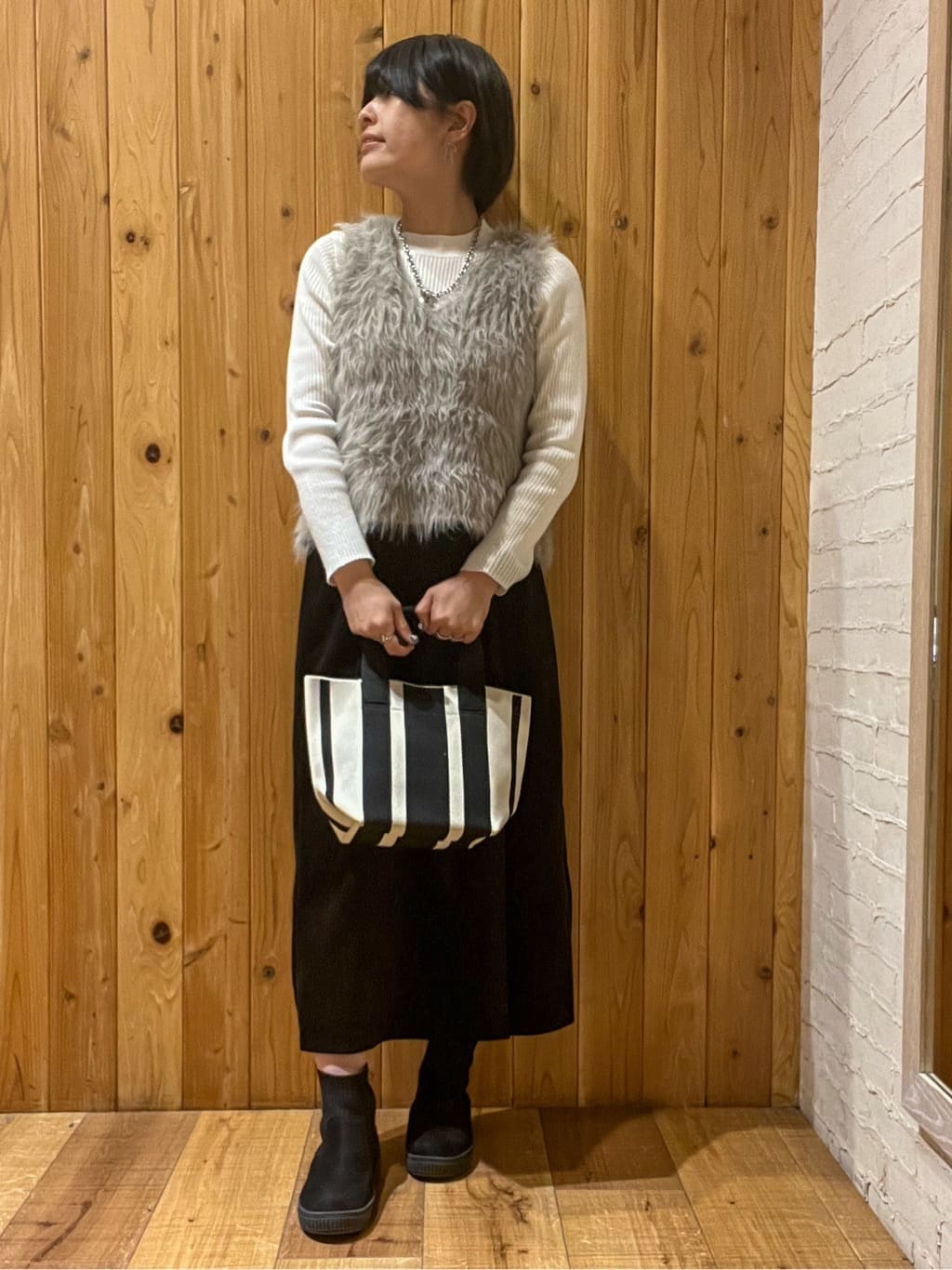 m.さんの「SHOO･LA･RUE｜【撥水/あったか】たっぷり着られる 中綿モンスターショートコート」を使ったコーディネート