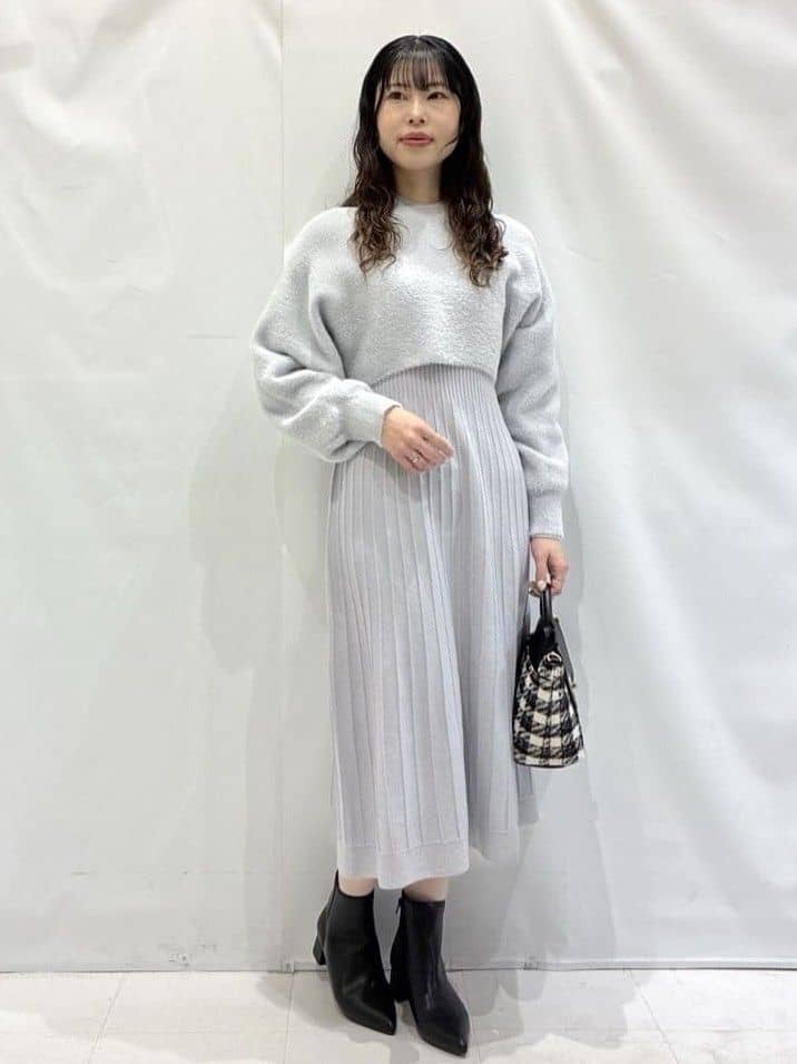 komaさんの「OPAQUE.CLIP｜ラメフェザープルオーバーセット ニットワンピース【洗濯機OK】《XS～LL》」を使ったコーディネート