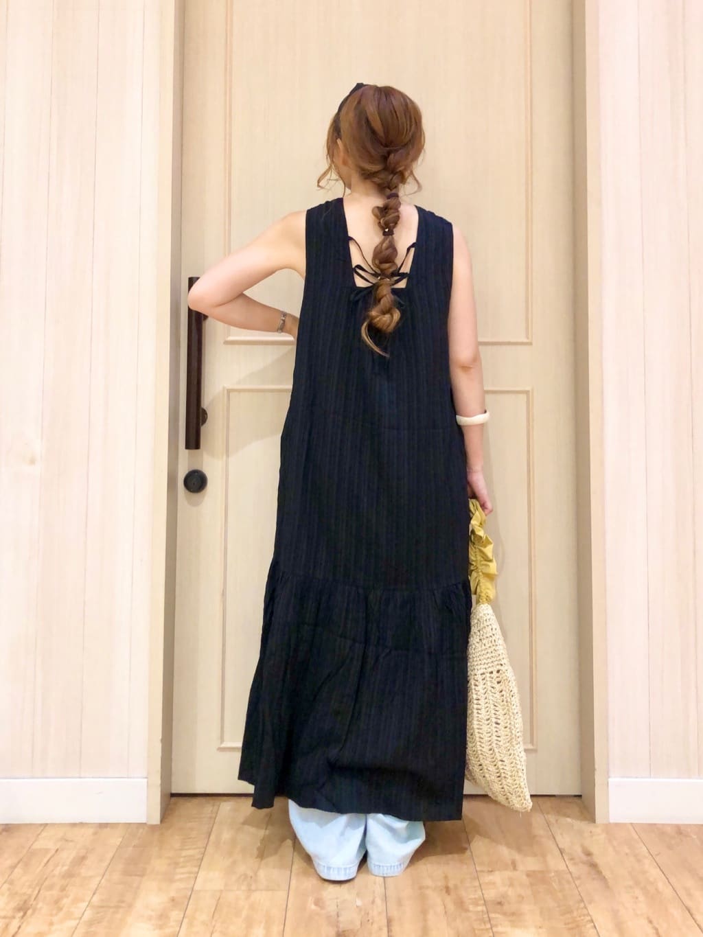 YOUさんの「SHOO･LA･RUE｜【S-LL】後ろ姿も抜かりなく 1枚でサマ見え ティアードワンピース」を使ったコーディネート