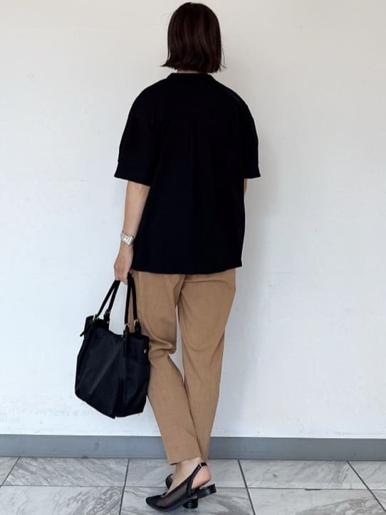 nekoさんの「Reflect｜【すっきり見え！長め丈／マシンウォッシュ可】スキッパーネックジャージトップス」を使ったコーディネート