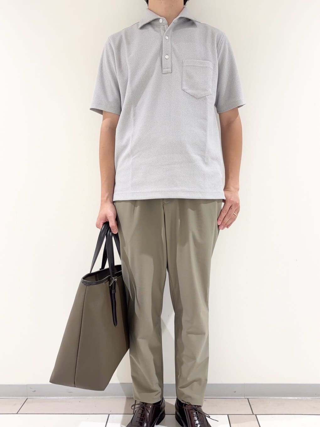 及川さんの「TAKEO KIKUCHI｜【COOL CITY WEAR】エアートール パンツ /接触冷感・通気性」を使ったコーディネート
