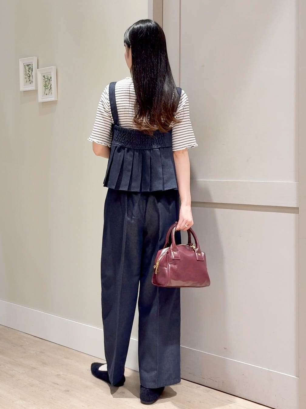 Mayuさんの「grove｜【2点SET/体型カバー】夏から秋まで着まわせる！プリーツビスチェセットアップ」を使ったコーディネート