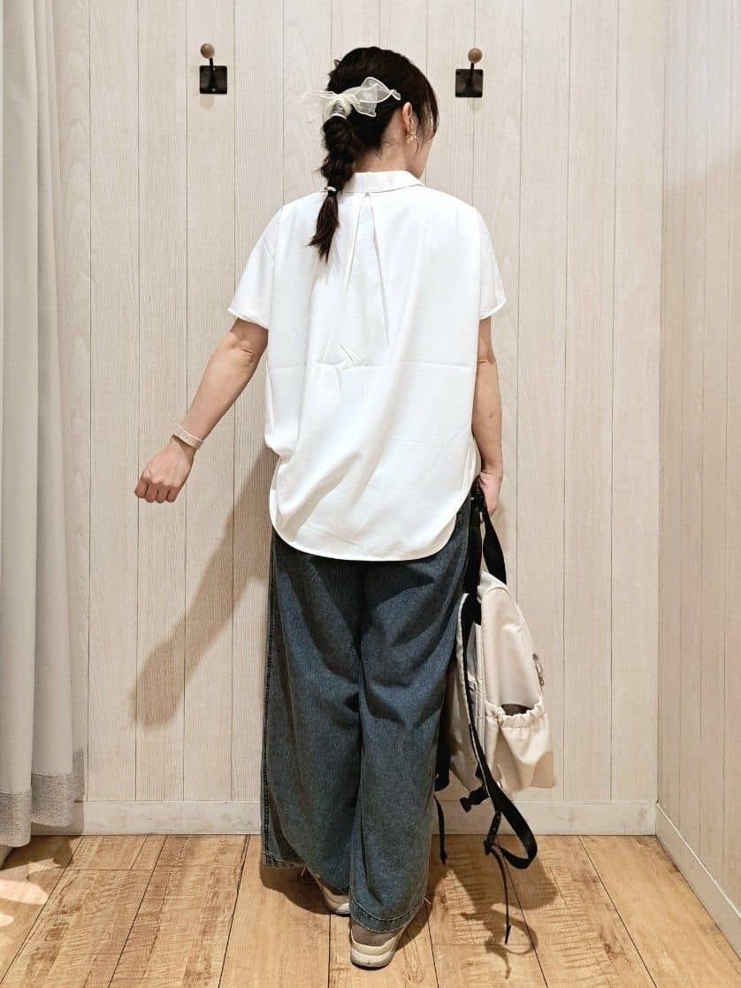SAKIさんの「SHOO･LA･RUE｜【洗える/S-LL/プチプラ】さらっとすっきりきれい見え スキッパーブラウス」を使ったコーディネート