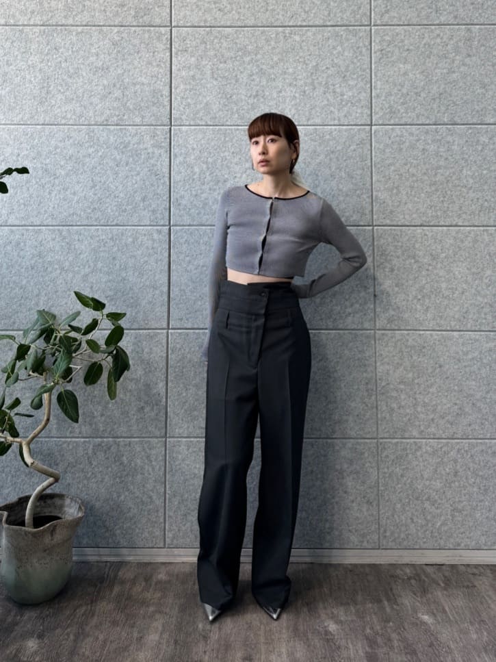designer yukaさんの「CODE A｜turn up chic trousers」を使ったコーディネート