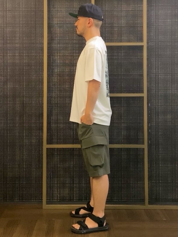 くらさんの「THE SHOP TK｜mizugiwa水陸両用カーゴショートパンツ 【接触冷感/UVカット/吸水速乾/洗濯機OK】」を使ったコーディネート