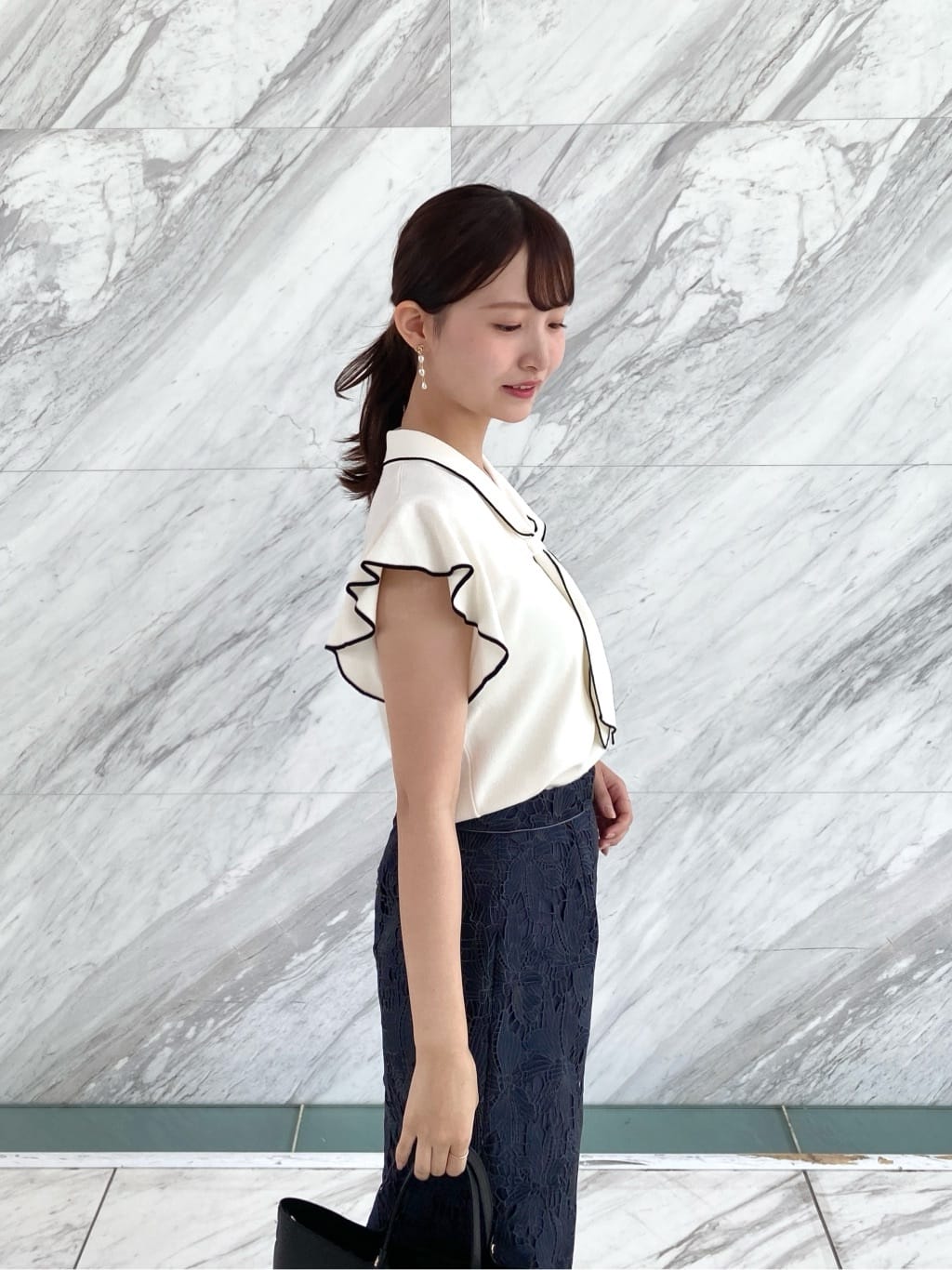 みさかさんの「index｜フレアスリーブボウタイニット【洗濯機洗い可／接触冷感／抗ピル】」を使ったコーディネート