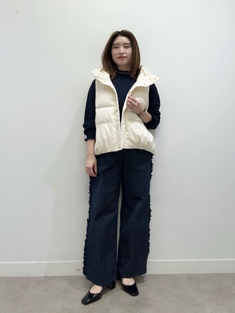 Suma Una本部スタッフさんの「SunaUna｜【COLLECTION LINE】フリルデニム」を使ったコーディネート