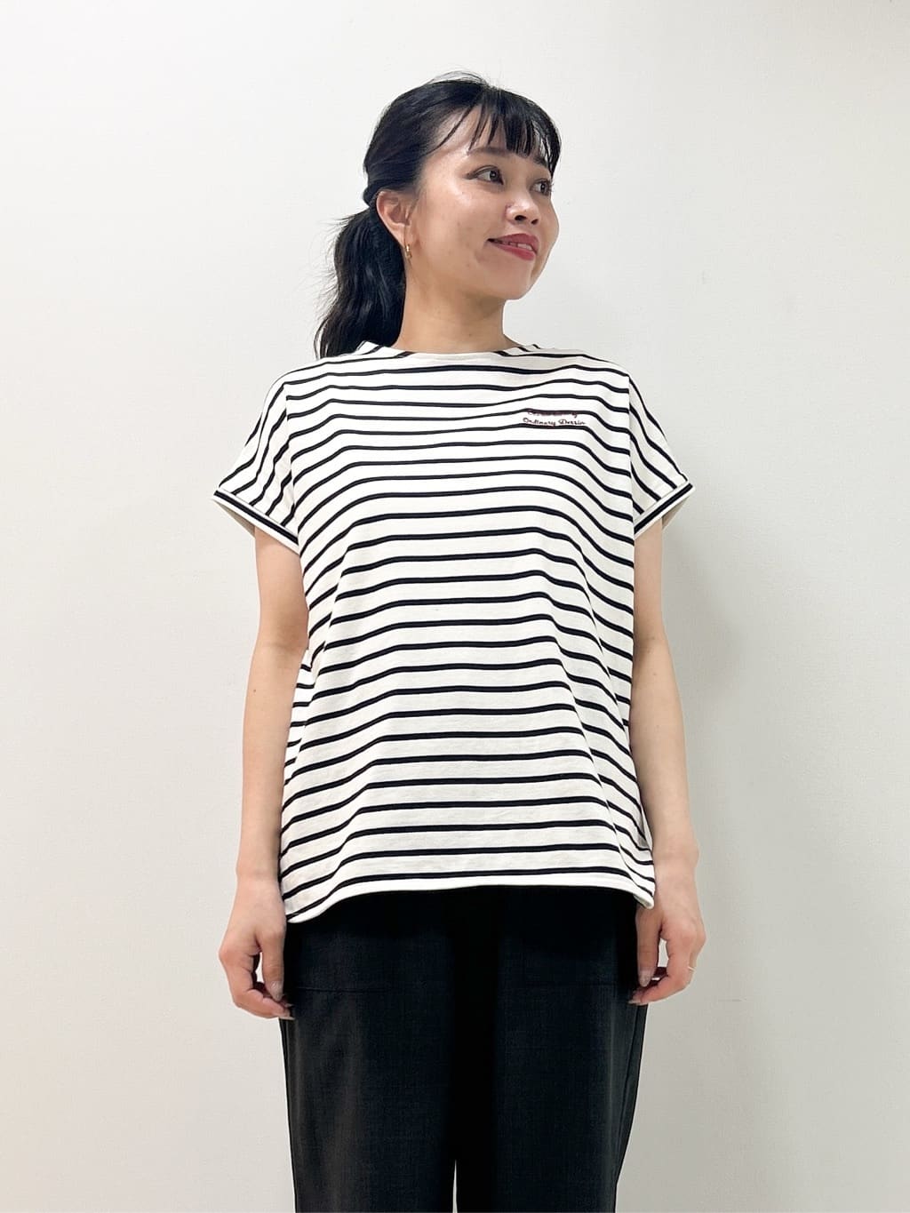 Kaiさんの「Dessin｜【洗える】フレンチスリーブロゴ入りTシャツ」を使ったコーディネート