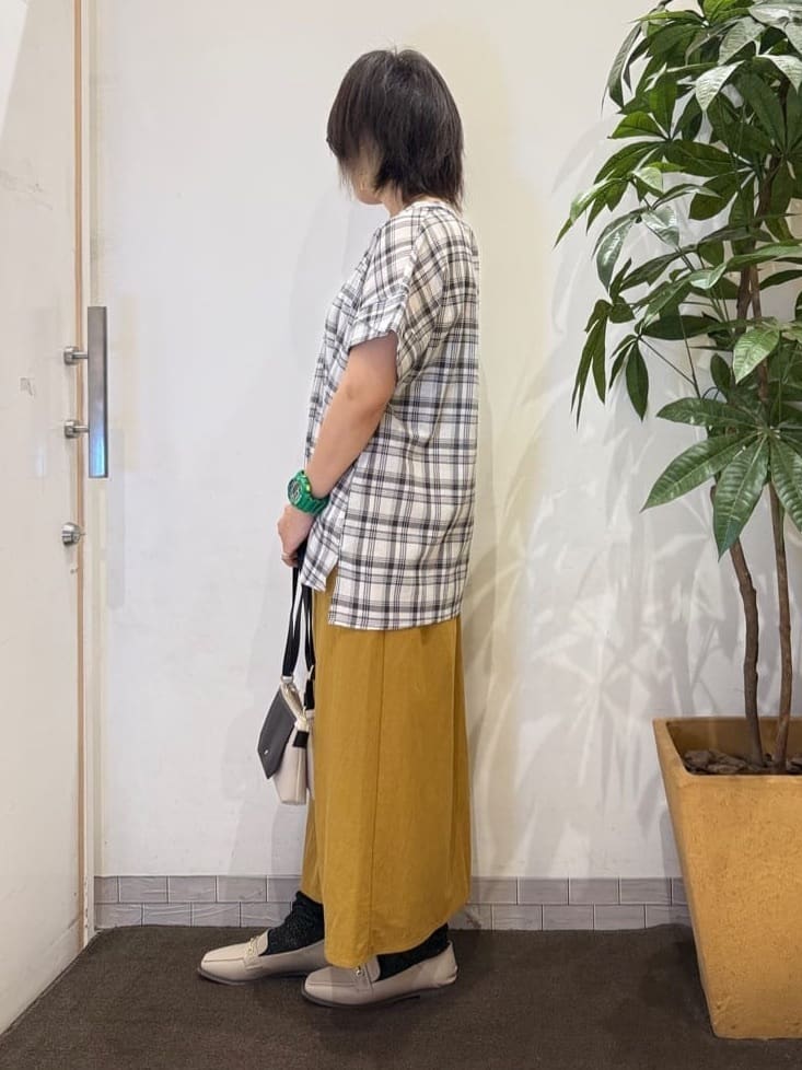 misakiさんの「SHOO･LA･RUE｜【S-LL】きれいに体型カバー さらシャリコットン スキッパーシャツ」を使ったコーディネート