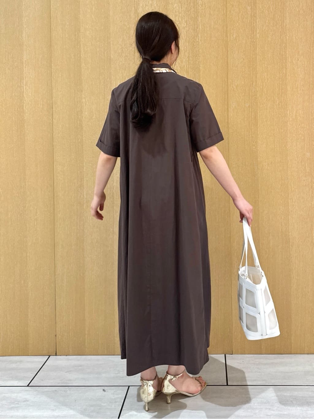 nanaさんの「UNTITLED｜【手洗い／88cm正方形】バイカラーハーネススカーフ」を使ったコーディネート