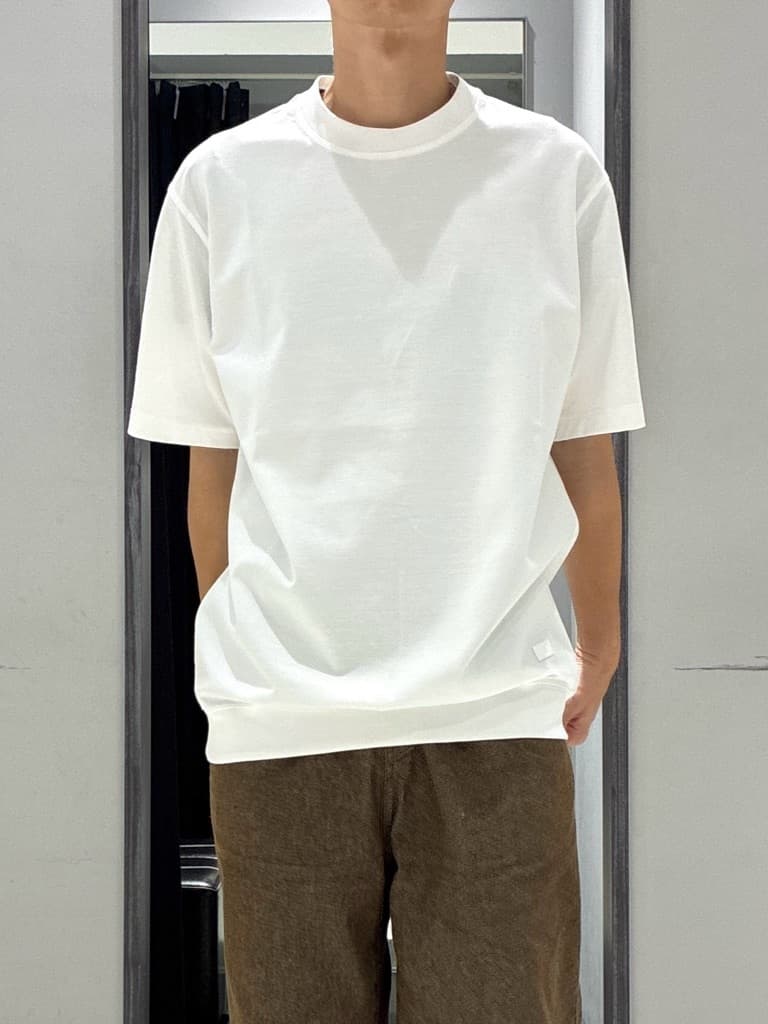 わいずみさんの「TAKEO KIKUCHI｜【抗菌防臭／5サイズ展開】ハイゲージポンチ Tシャツ」を使ったコーディネート