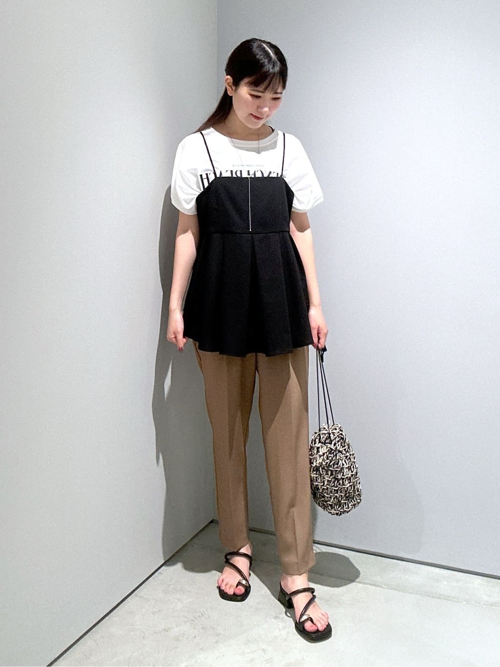 Renoさんの「INDIVI｜【接触冷感／セットアップ対応】イージーテーパードパンツ【通勤・セレモニー】」を使ったコーディネート