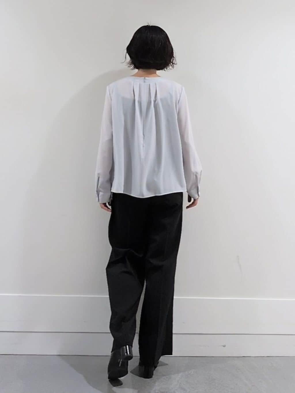 ミズタさんの「UNTITLED｜【洗える/フォーマル/スーツインナー】タックブラウス」を使ったコーディネート