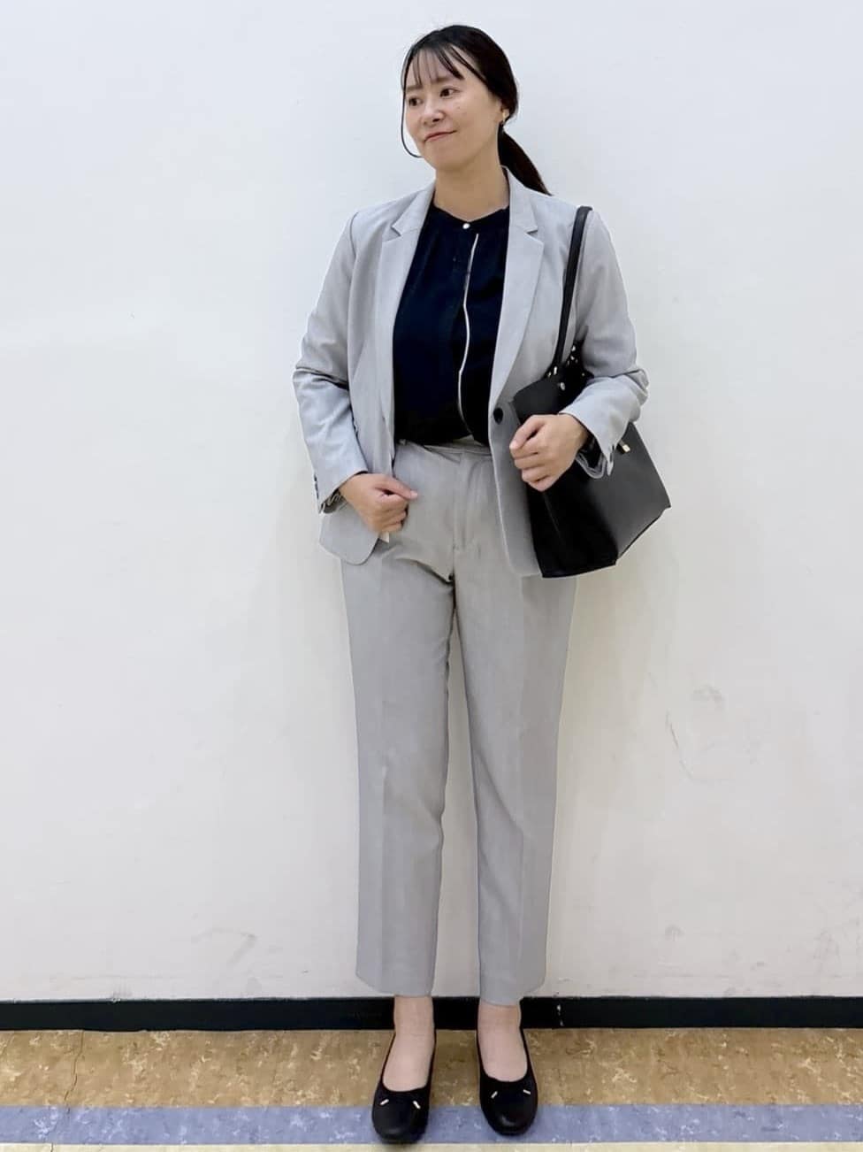 akariさんの「index｜タックデザインバンドカラーブラウス【洗濯機OK】」を使ったコーディネート