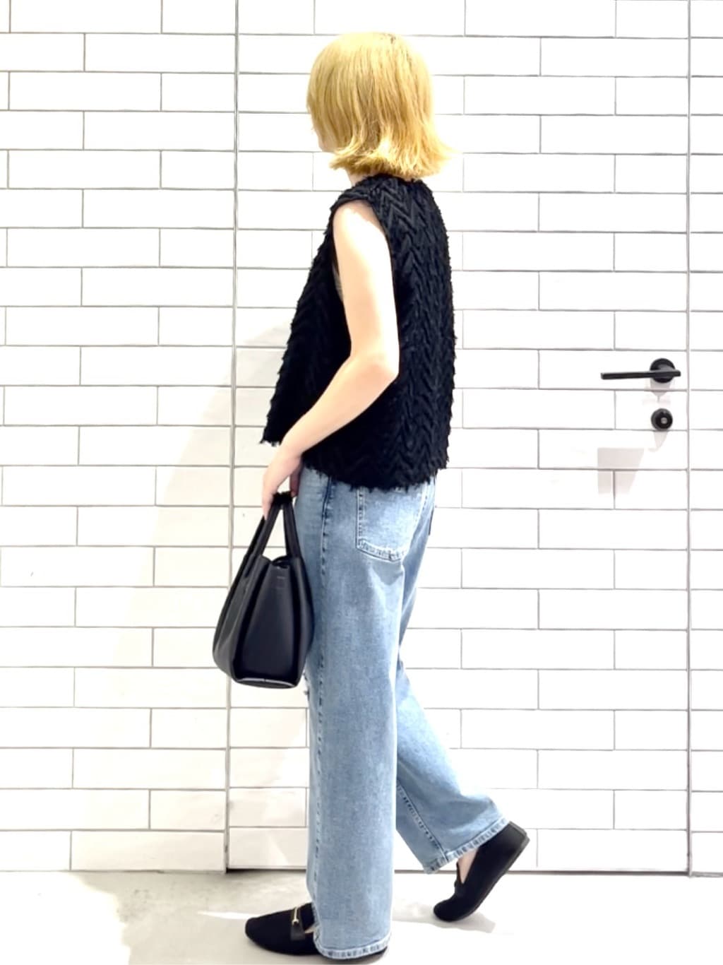 しおりさんの「OPAQUE.CLIP｜フリンジジャカードベスト【洗濯機洗い可】」を使ったコーディネート