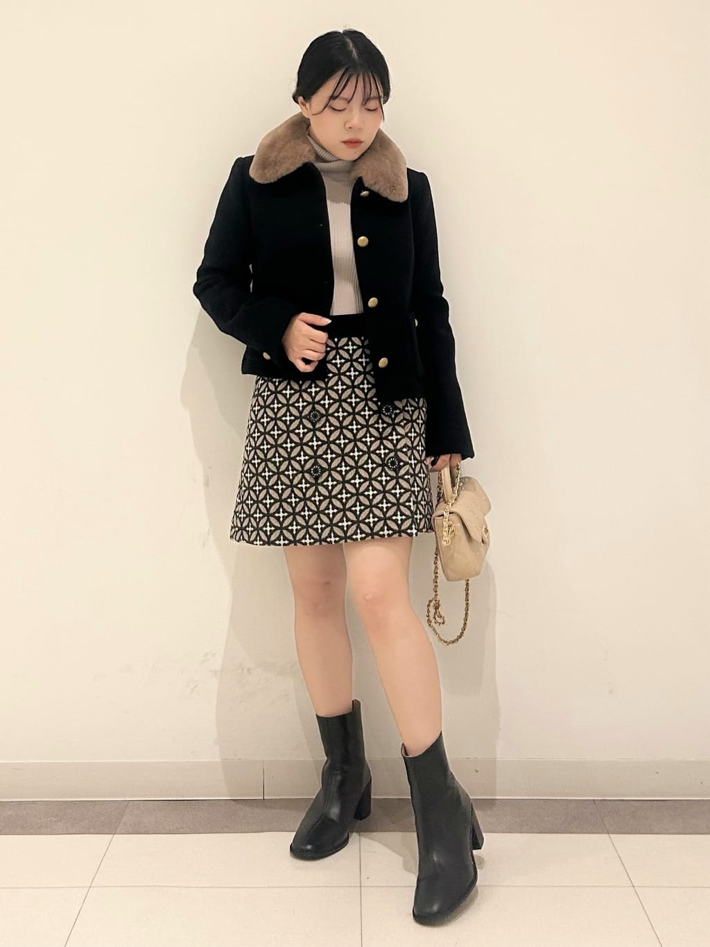 とりみさんの「DRESSTERIOR｜シルクブレンドメリノウールリブプルオーバー」を使ったコーディネート